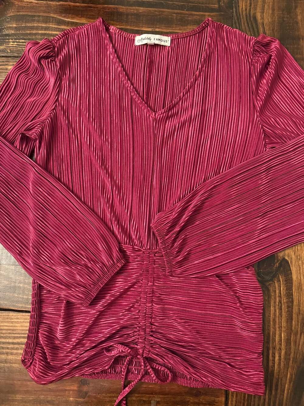 Absolutely Famous Blouse Size M Burgundy V-Neck Long Sleeve Gathered Top